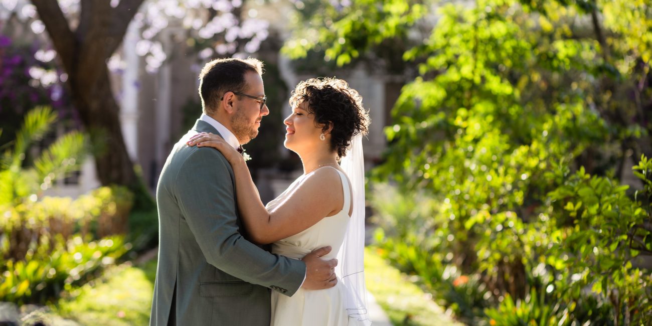 Couple portrait at they wedding at soria guanajuato near san miguel de allende / Pareja en su boda en guanajuato